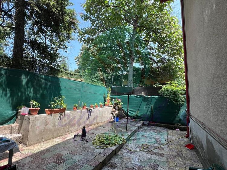Oportunitate achizitie vila boiereasca 9 camere-Cotroceni- Singura in curte