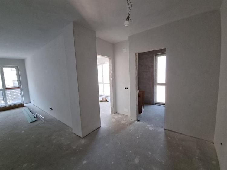 Apartament 2 camere 57.5 mp si balcon 4 mp, zona Vivo