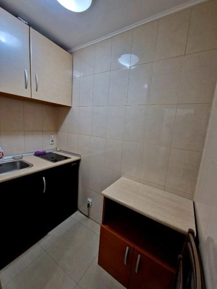 Garsoniera la Budapesta/Tineretului - la bulevard/vad comercial - recent renovat