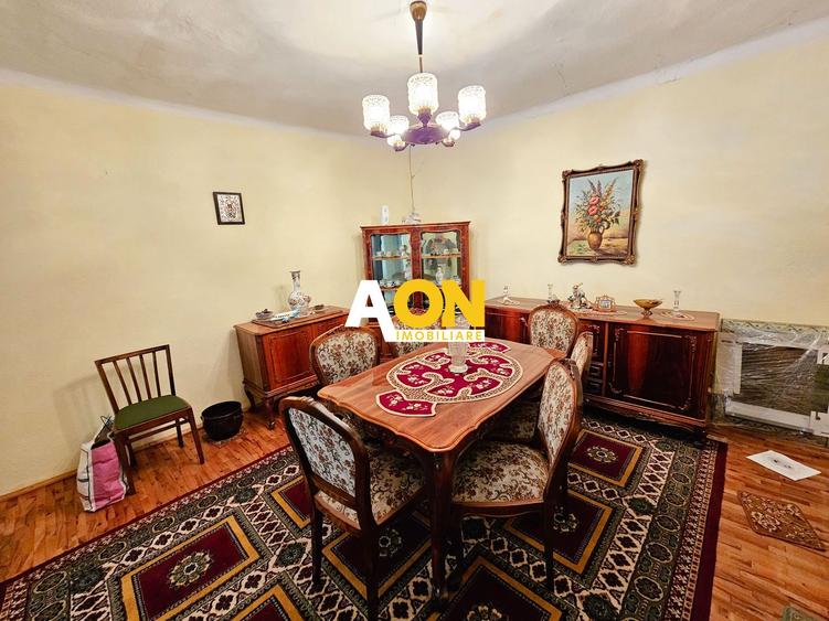 Casa cu 4 camere, 2024 mp teren, la asfalt, cu utilitati, Vintu de Jos