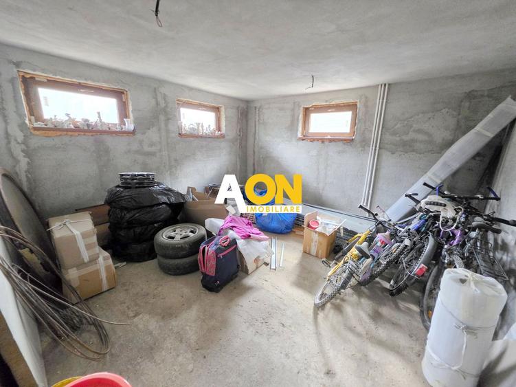 Casa semifinisata, 5 camere, 571 mp teren, Micesti