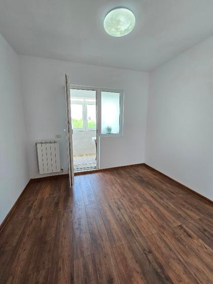 Apartament complet renovat, 3 caTomis 3, nelocuit după renovare, totul este nou.