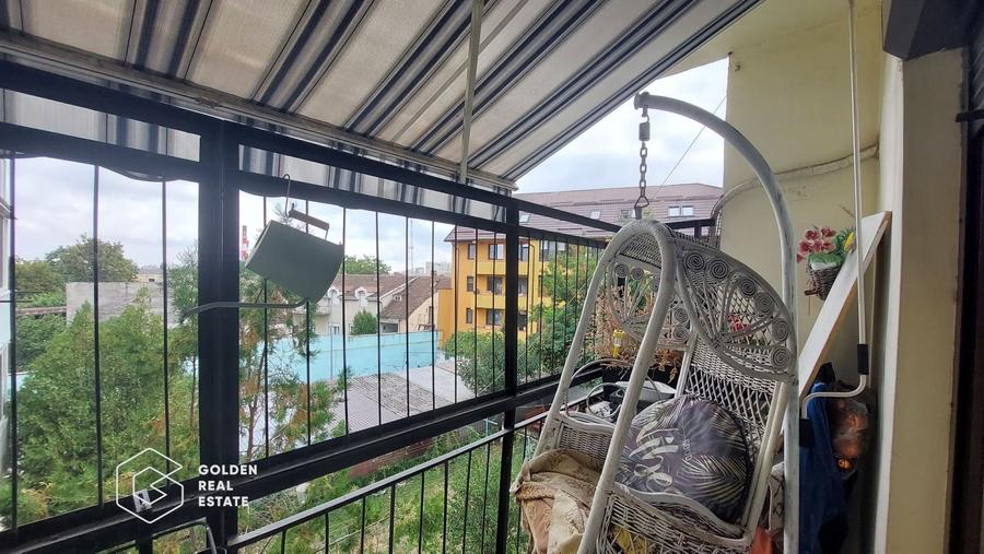 Apartament 3 camere, etaj 2, decomandat, zona Podgoria