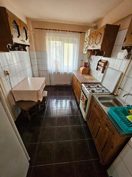 Vand apartament 3 camere decomandat Orastie