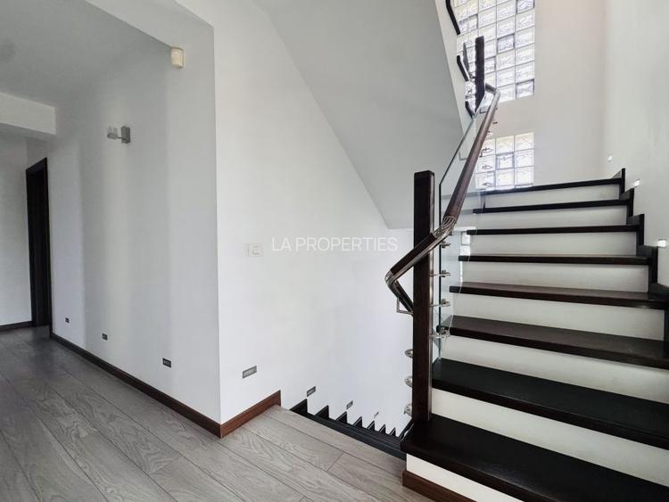 Casa 5 camere | Panouri fotovoltaice 18Kw | Teren 1000mp | Domnesti - 22
