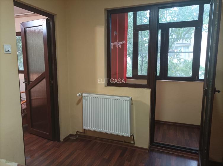 Apartament cu 2 camere, etajul 3/4, zona Alexandru Cel Bun - 3