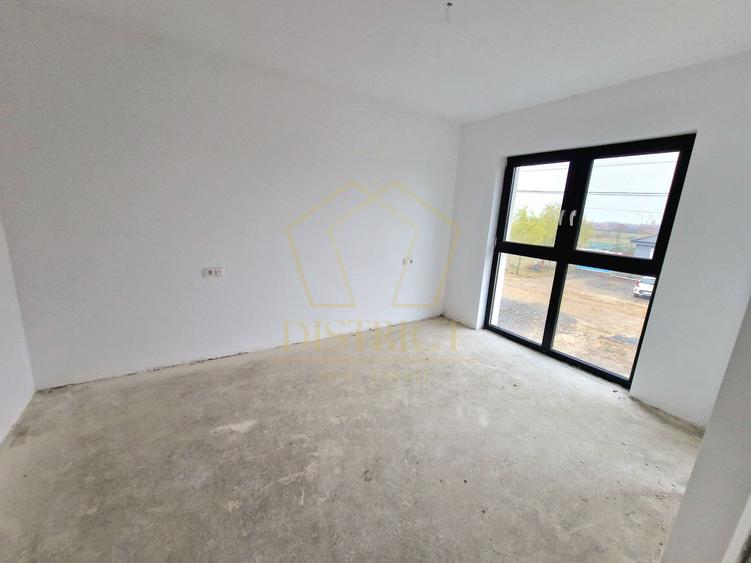 Duplex spatios despartit prin camera tehnica cu 5 camere | Urseni