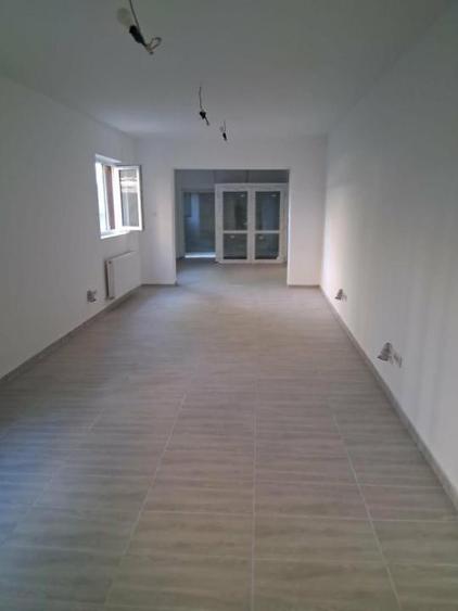 13 Septembrie-spatiul comercial stradal,renovat total,centrala termica