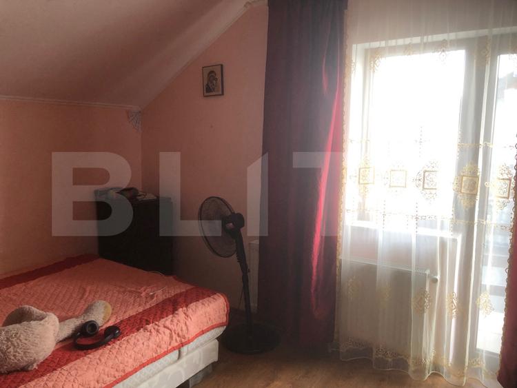 De vanzare casa 4 camere , 9 ari teren , intrare în Paulesti