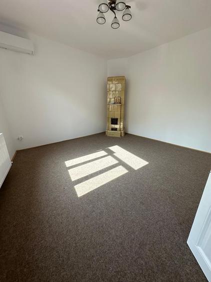 Casa D+P 120 mp curte 40 m