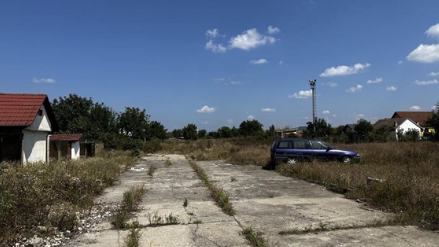 Teren intravilan 16.058 mp + 8 Spatii industriale/depozitare Sibiu zona Pia