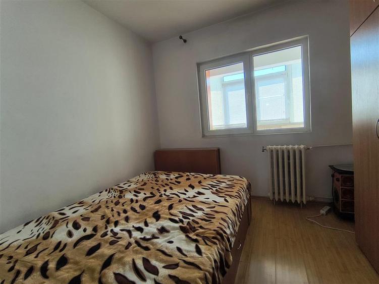 De vanzare Apartament 4 camere Constanta Inel II