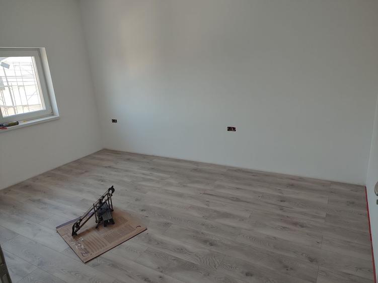 Sacalaz, 1/2 Duplex P+M 4 Camere,2 Bai,Terasa Acoperita