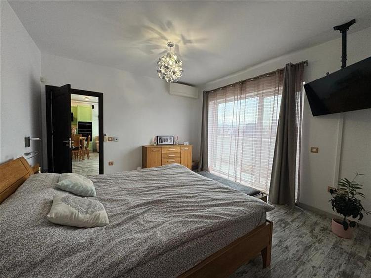 Apartament cu 3 camere,mobilat si utilat ,situat in cartierul Intre Lacuri!
