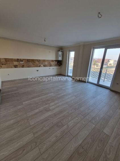 Proprietar vand apartamente 2 camere strada Sperantei  11 GIroc - 10