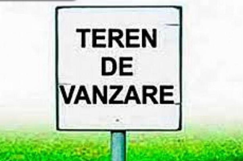 Teren intravilan cu toate utilitatile la marginea terenului si front de 14 m