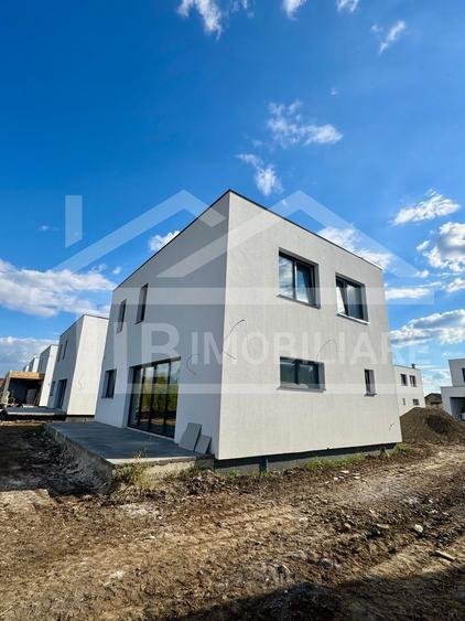 Casă individuală, 4 camere, 120mp utili, teren 442mp, Zona Unirii