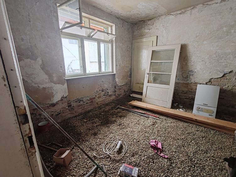 Casa 4 camere libera la vanzare GHIMBAV