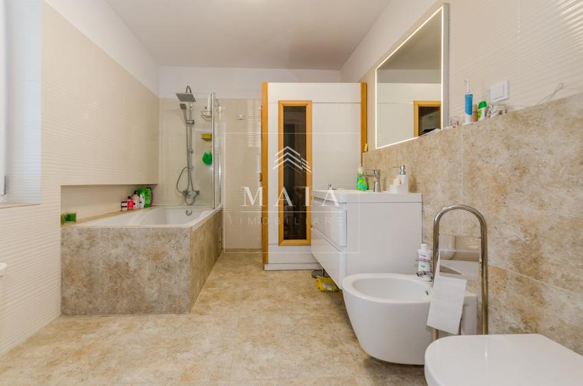 Casa 4 camere, 3 bai, Calea Dumbravii-la cativa pasi de Parcul Sub Arini
