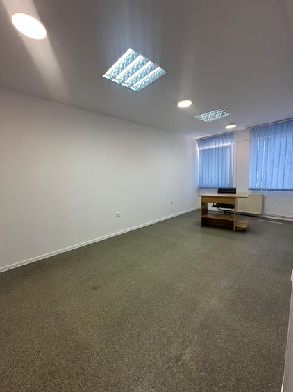 Spatiu comercial la casa - Tomis II - 2.000 euro/luna (pret fix)