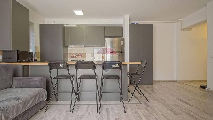 Apartament 3 camere Maurer Tractorul Balcon generos, Parcare și Boxă