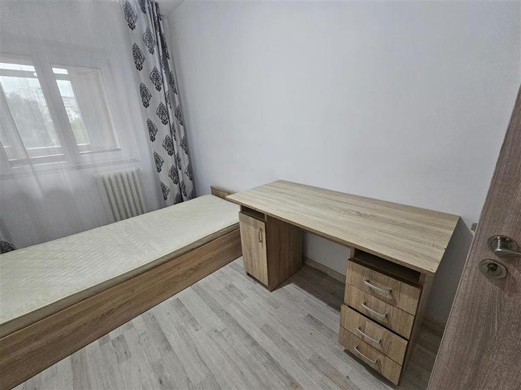 Apartament spatios, mobilat si utilat, la bulevard