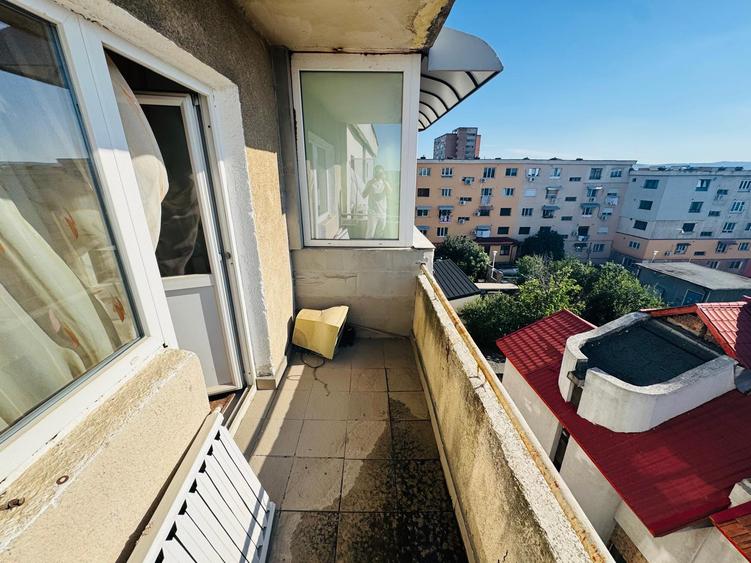 3 camere, decomandat, 2 balcoane,termositem,gaze in zona semicentrala