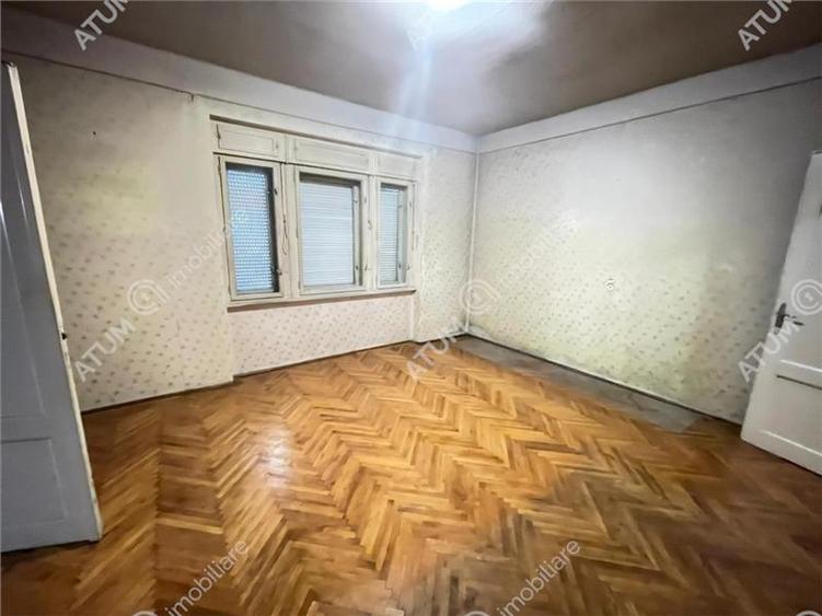Apartament cu 4 camere 420 mp teren si garaj in Sub Arini Sibiu