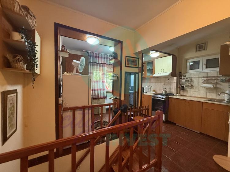 Casuta "bunicii" la 2 pasi de Calea Calarasilor