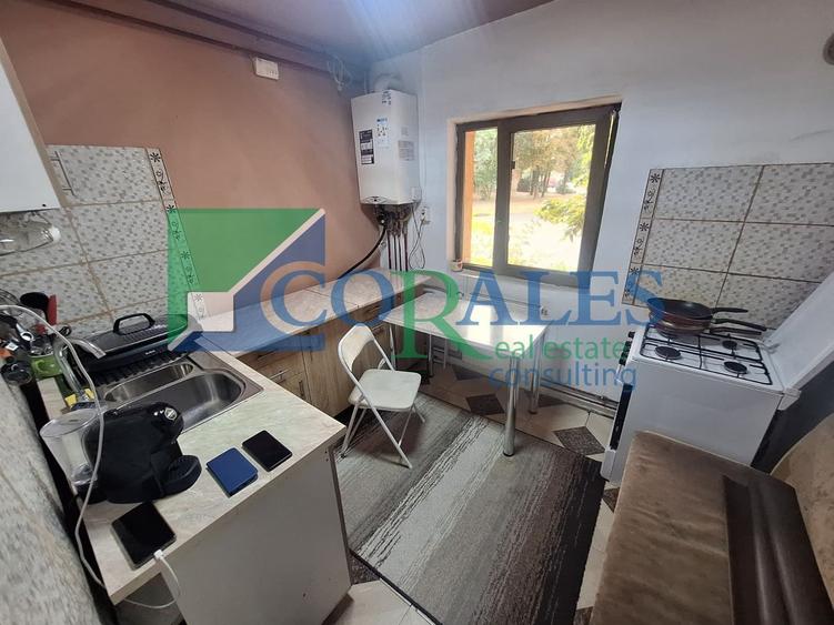 Apartament 3 camere, 2 Bai, Decomandat, 65 mp, Centrala proprie, Anvelopat