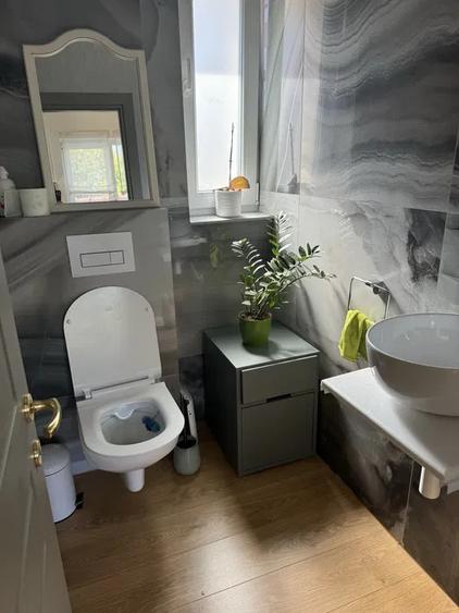Casa 4 camere, 110mp, terasa, parcare, zona Trifoiului