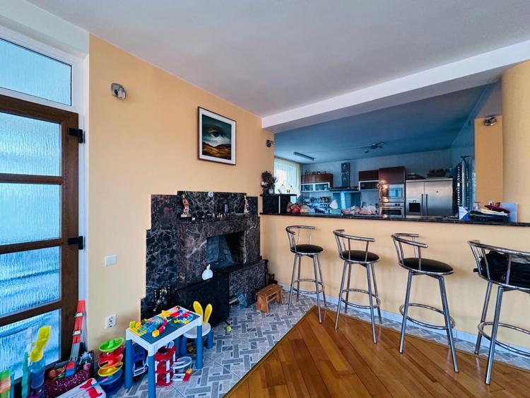 Casă de vânzare – 6 camere – Str. Dărmănești, Piatra Neamț