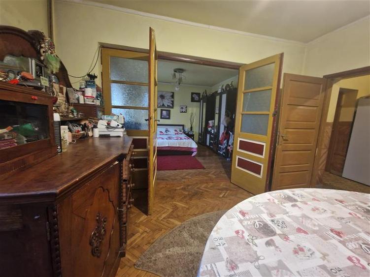 Casa P+M, teren 430 mp, pretabila - clinica, gradinita, locuinta - Liceul Triscu