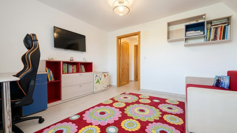 O casă completă cu suflet| 5 camere | Grădină matură, mansardă, beci și terasă |