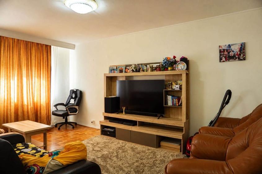 APARTAMENT 3 CAMERE | FALEZĂ NORD | ETAJ 2