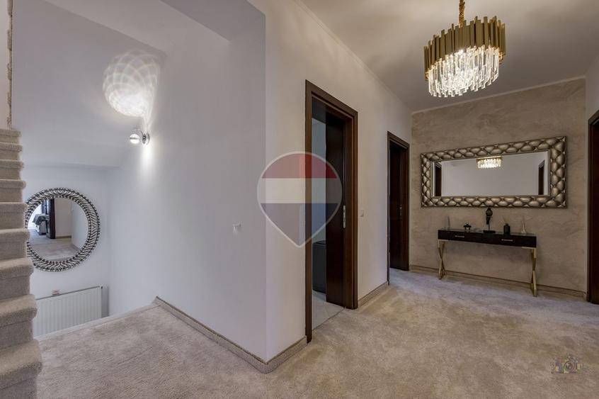 Vilă renovată P+1+M | Foișor vitrat, grădină și jacuzzi