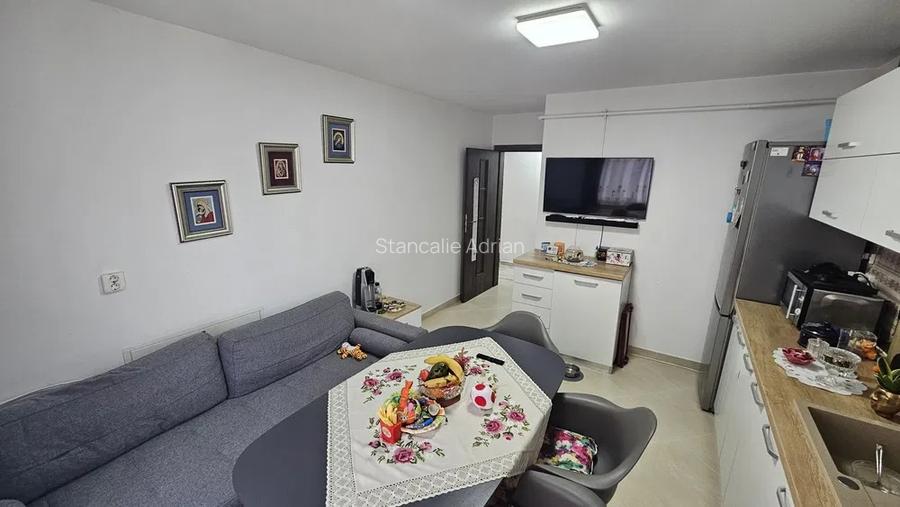 Apartament 2 camere, decomandat, - - 4