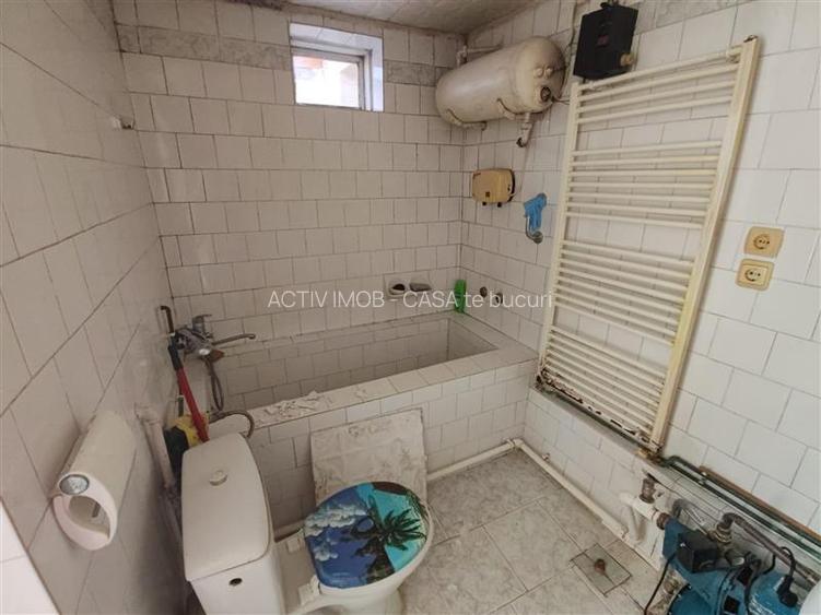 Bocsa Montana, Casa cu pridvor generos, ideala pentru familie extinsa. - 21