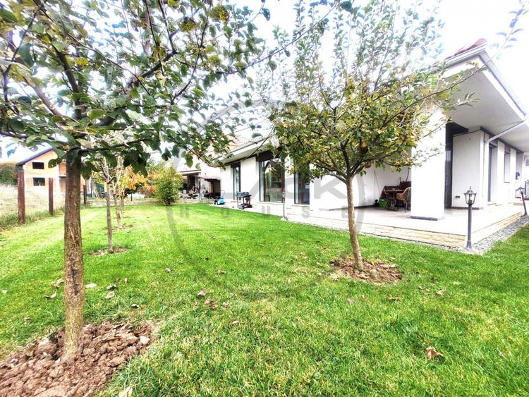 Casa individuala superba , parcare, 570 teren, zona Mall Urbano