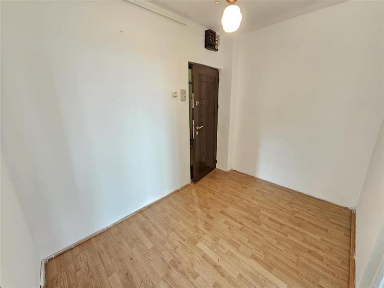 Apartament 3 camere Calea Bucuresti