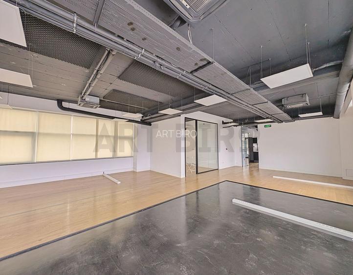Zero comision, 290mp birou versatil cu terasa 340mp, Romana, 6' metrou - 2