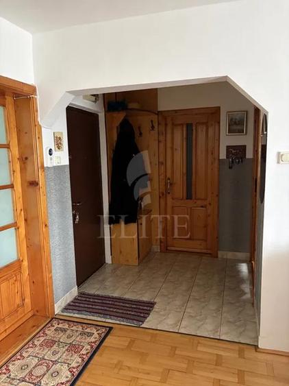 Apartament 4 camere în zona P-TA FLORA
