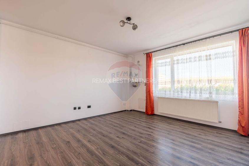Apartament 3 camere de vanzare Floresti, Eroilor 80 zona Profi Parcare - 2