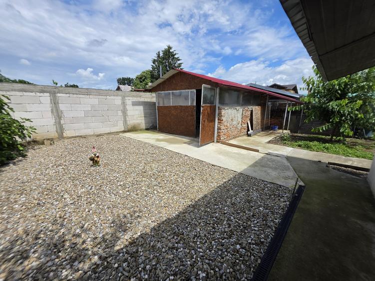 Casă renovată cu 6 camere, teren 557 mp – Berceni, Prahova