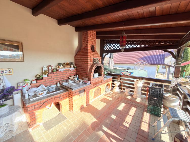 Casa deosebita cu 2400mp teren in oras
