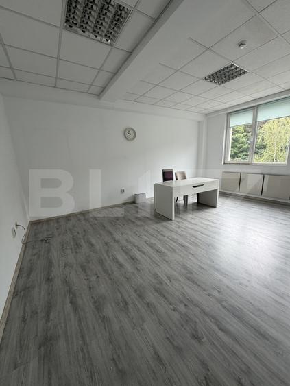 Spatiu birou, 33,3 mp, zona LIDL Obcini
