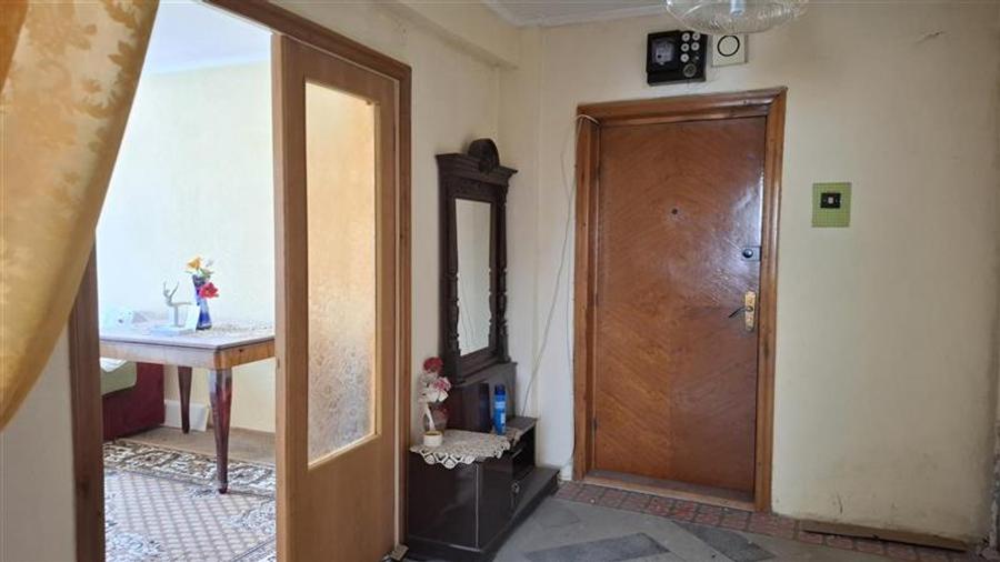 Apartament 3 camere, et 3, 75 mp, zona Primarie