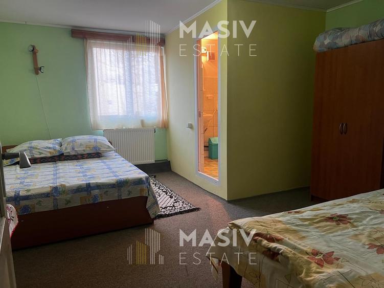 Casă spațioasă de vânzare în Azuga – 9 camere, 6 băi, vedere la Munții Bucegi