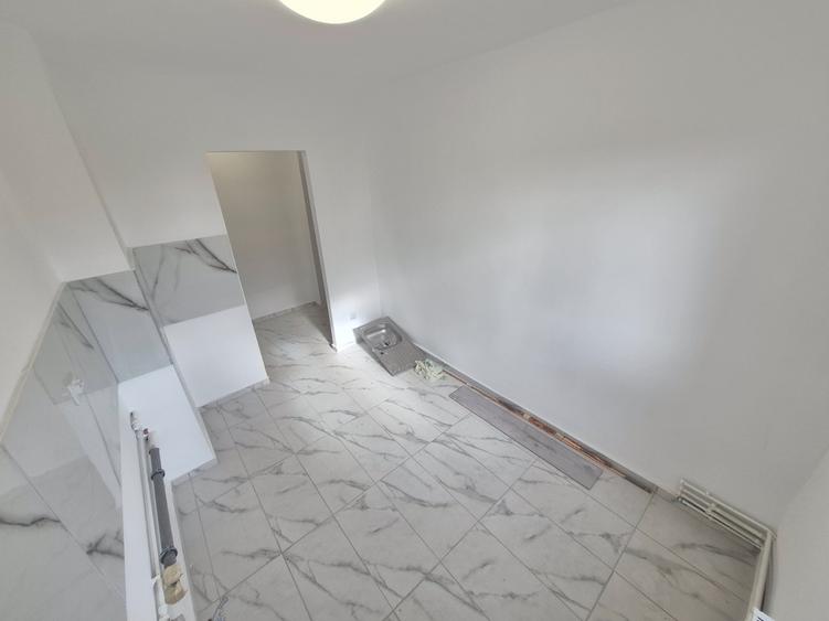 2Cam--Sagului-7 Min de Spitalul Judetean--Renovat--45MP-75.000 Euro!Neg