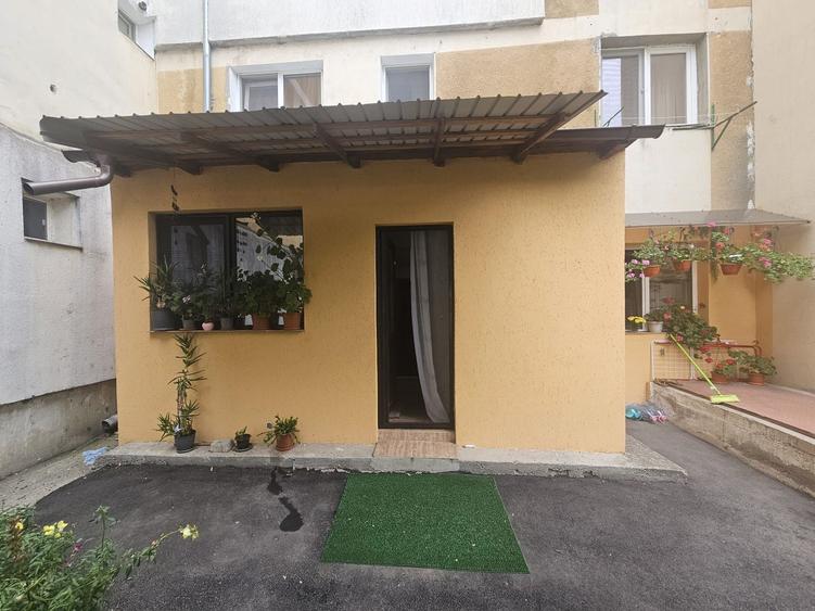 Apartament parter, balcon 13 mp cu ieșire directă – Războieni
